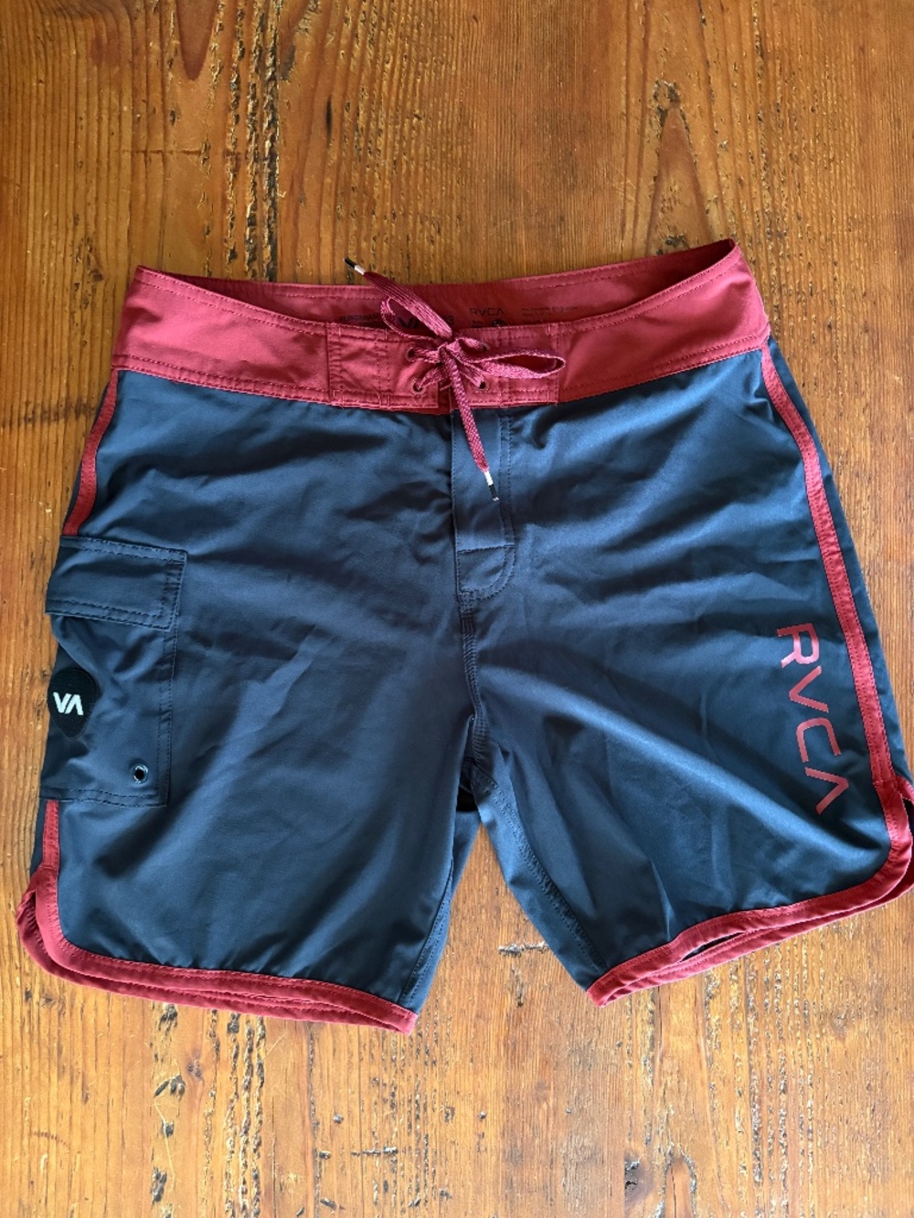 RVCA Performance Stretch Men's Board Swim Shorts Size 33 Black with Red